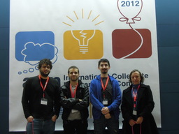 Da esquerda para a direita, Diogo Sousa, Daniel Parreira, David Serrano e Margarida Mamede, posando para a foto de equipa das SWERC 2012